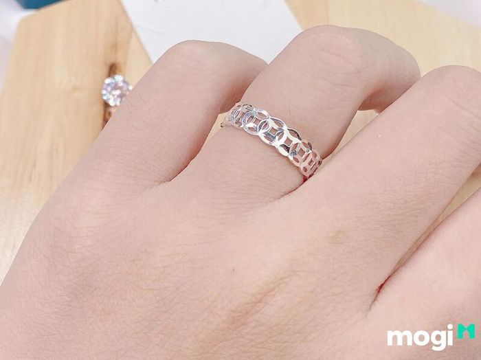 Đeo nhẫn kim tiền ở ngón nào thì tốt nhất?