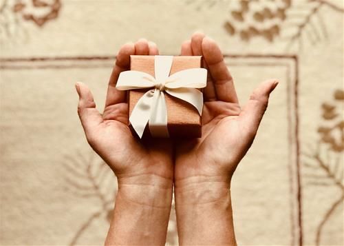 Các chòm sao có thật sự quan tâm đến giá trị của món quà tặng hay không?