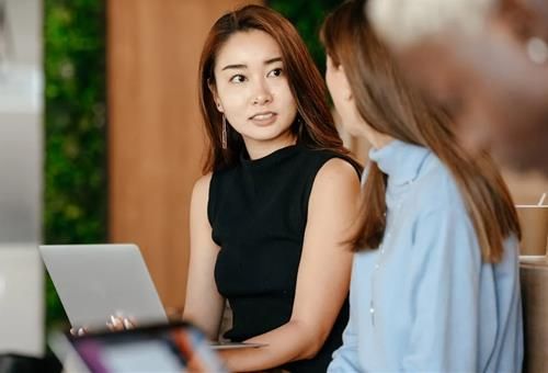 Tình huống phụ nữ nên giữ im lặng