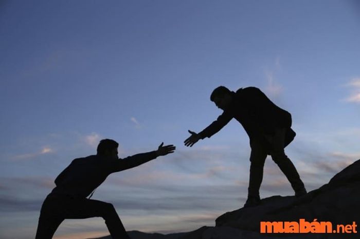 Người có sao Thiên Quý chiếu mệnh luôn sẵn lòng giúp đỡ người khác và tạo ra ảnh hưởng tích cực trong cộng đồng.