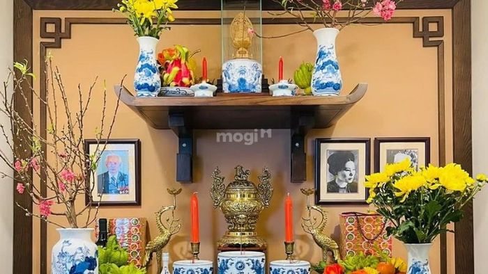 Thực hiện lễ đặt bàn thờ gia tiên