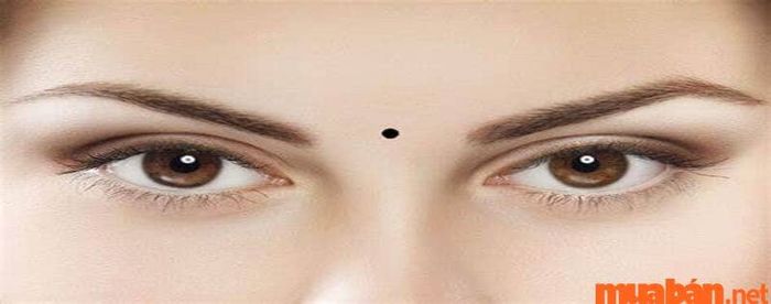 Ấn đường là gì: Ấn đường có nốt ruồi
