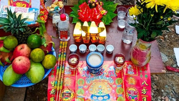 Chuẩn bị đầy đủ văn khấn và mâm cúng khi tiến hành lễ động thổ