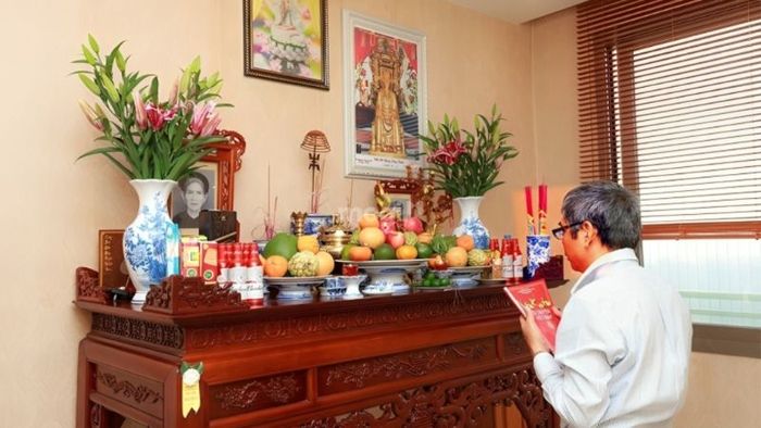 Kiểm tra lại sự sắp xếp của các vật trang trí