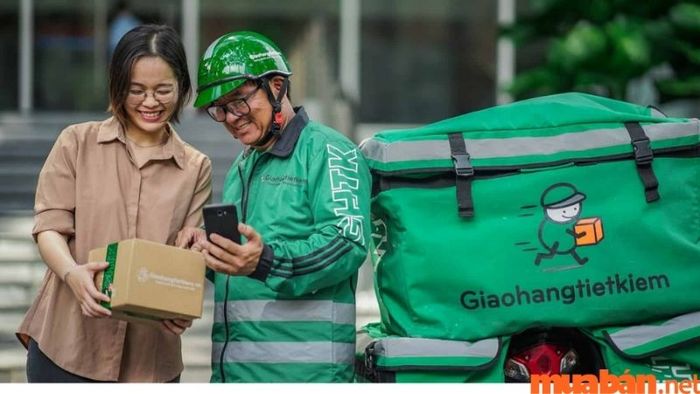Một ngày làm việc của nhân viên giao hàng Tiết Kiệm như thế nào?