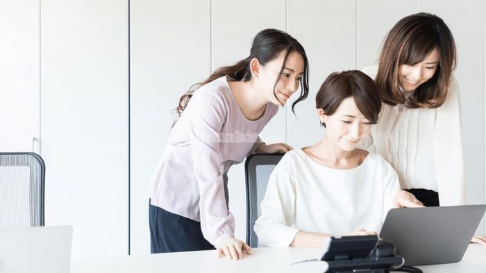 Tử vi nữ Đinh Tỵ 1977 năm 2025 theo thiên can ngũ hành