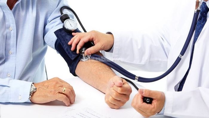 Để giảm thiểu ảnh hưởng của sao hạn đối với sức khỏe, bạn nên thực hiện các cuộc kiểm tra sức khỏe định kỳ để theo dõi và phát hiện kịp thời các vấn đề sức khỏe.