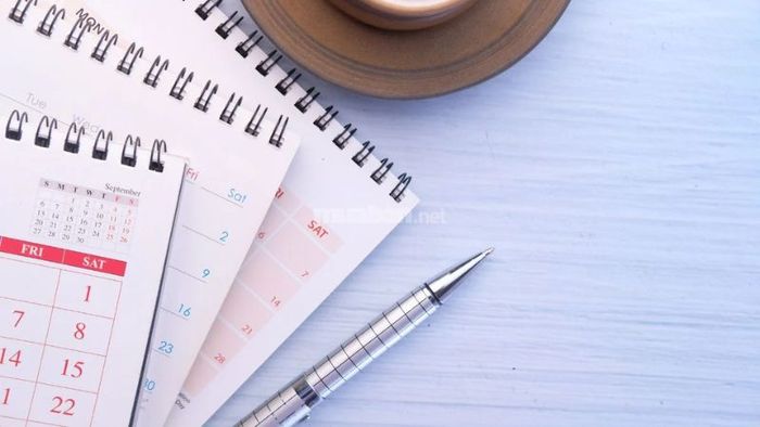 Nên hoàn thành việc viết sớ cúng Ông Táo trước 12 giờ trưa ngày 23 tháng Chạp hàng năm - Nguồn ảnh: Sưu tầm