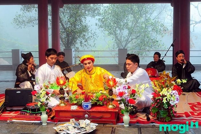 Các đồ vật trong lễ hầu đồng gồm những gì?