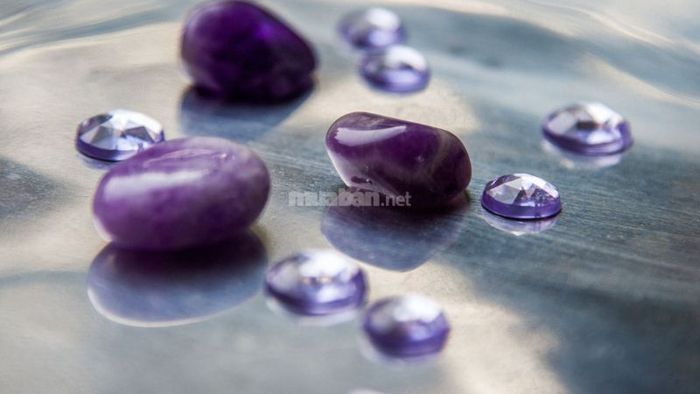 Đá phong thủy thạch anh hồng có khả năng xua đuổi sự xui xẻo và mang lại may mắn cho chủ nhân.