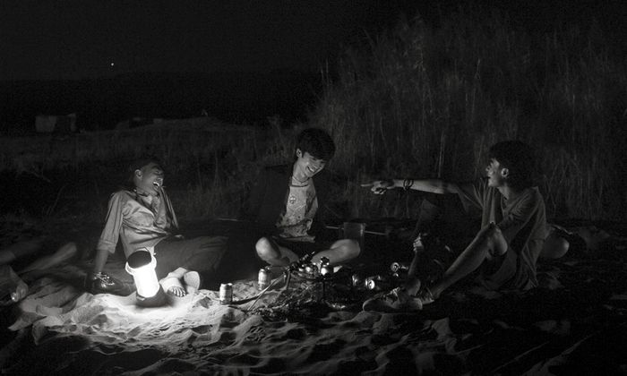 'Cu Li Không Bao Giờ Khóc' khai thác một cách sâu sắc những vết thương tâm lý của quá khứ và ảnh hưởng của chúng đến những mối quan hệ trong hiện tại.