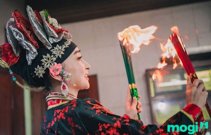 Hầu Đồng Là Một Nghi Lễ Tâm Linh Như Thế Nào?