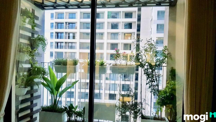 Giàn hoa sắt ngoài trời tại ban công