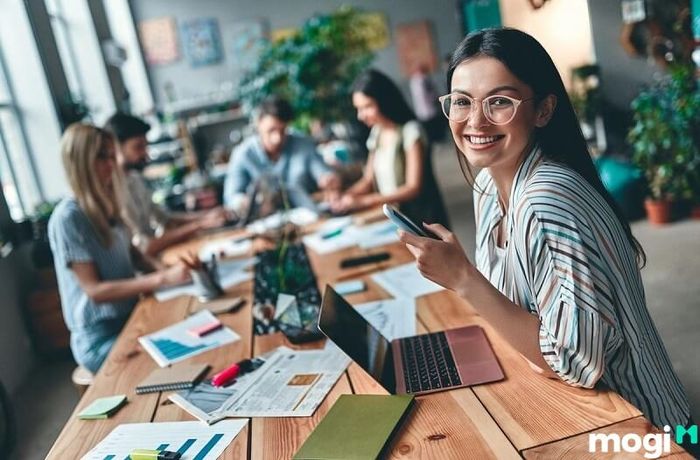 Người mệnh Lộ Bàng Thổ rất phù hợp với công việc trong lĩnh vực luật pháp, công chức, hoặc làm việc trong các văn phòng.