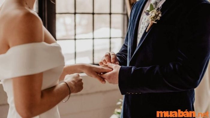 Tình cảm và hôn nhân của người mệnh Phú Đăng Hỏa