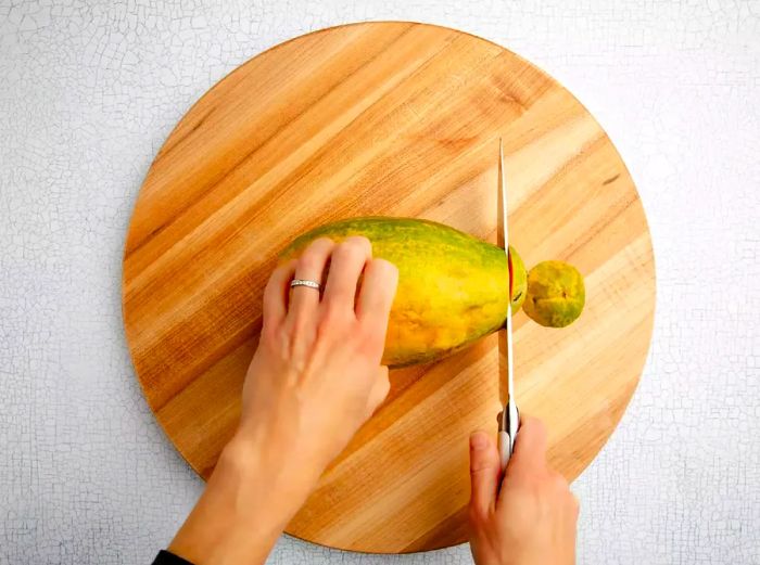 removing ends from papaya