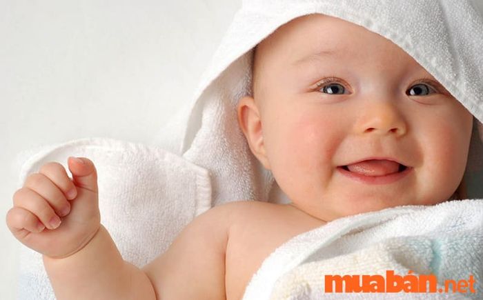 Mơ thấy bé trai đáng yêu, tươi cười là điềm báo may mắn đến với bạn