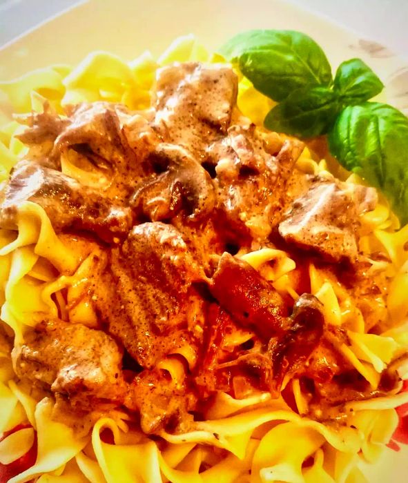 Simple Slow Cooker Beef Stroganoff