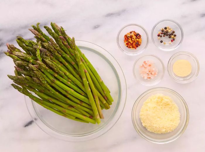 Ingredients for making air fryer roasted asparagus