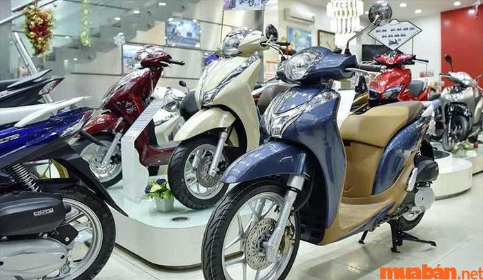 Giá bán của phiên bản 150cc Air Blade 2020 gần tương đương với một số mẫu xe tay ga cao cấp