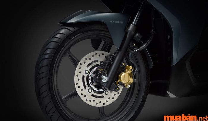 Phiên bản ABS 150 của Air Blade 2020 được trang bị hệ thống phanh cải tiến, nâng cao độ an toàn khi lái
