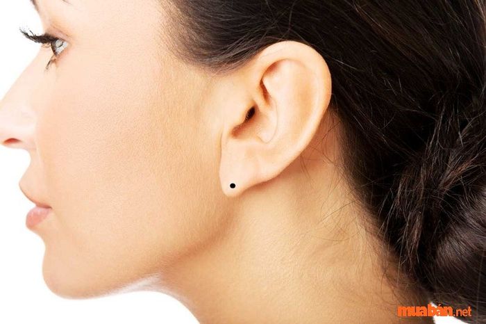 Nốt ruồi ở dái tai