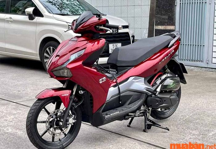 Xe Honda Air Blade 2020 cũ vẫn luôn được ưa chuộng nhờ vào sự bền bỉ và mức giá hợp lý