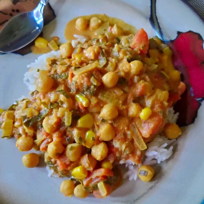 Chana Masala (Spiced Chickpeas and Tomatoes)