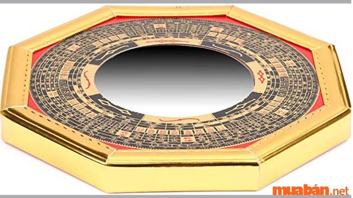 Bát quái lõm là một vật phẩm phong thủy có công dụng đặc biệt trong việc điều hòa năng lượng, giúp bảo vệ ngôi nhà khỏi tà khí và thu hút những nguồn năng lượng tốt cho gia chủ.