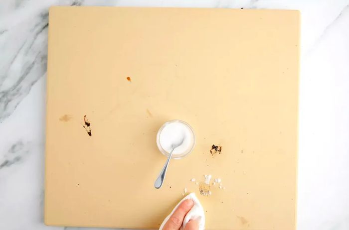 removing stains from your pizza stone