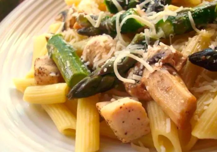 Penne with Chicken and Asparagus