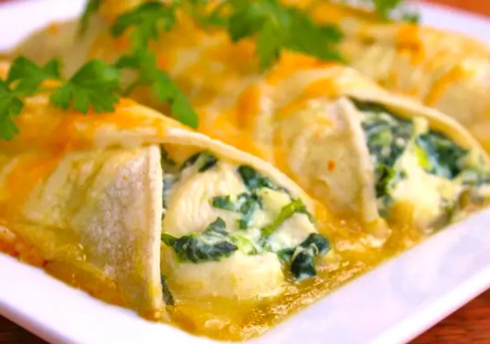 Spinach Enchiladas: A Flavorful, Meat-Free Option