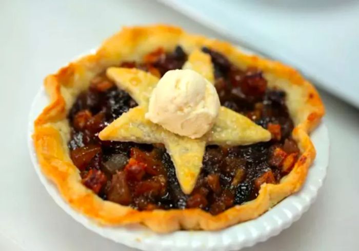 Mincemeat Pie with Brandy Butter