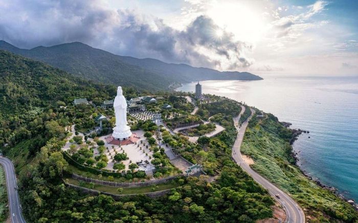 Tượng Phật Bà Quan Âm tại Đà Nẵng