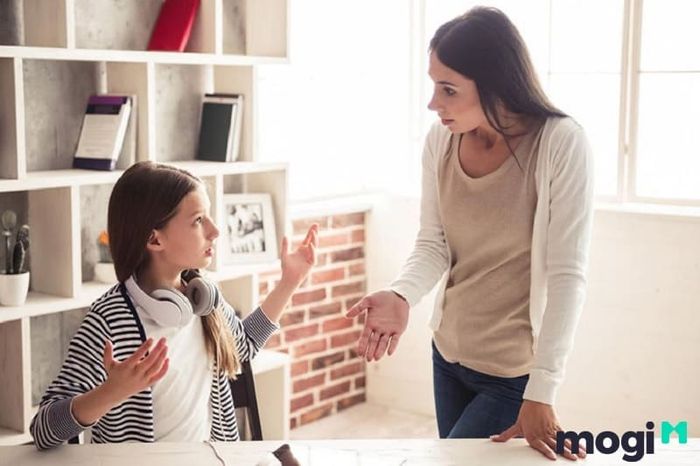 Vũ Khúc tại cung Tử Tức gặp Hỏa Tinh và Linh Tinh: Con cái có thể xảy ra mâu thuẫn, xung đột với cha mẹ, ảnh hưởng đến sự hòa thuận trong gia đình.