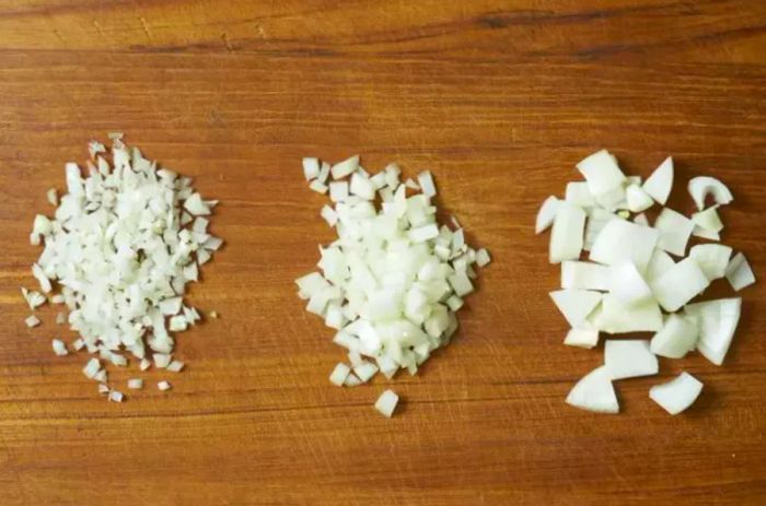 102244141_Mince_Dice_Chop_Onions_Photo-by-Meredith.jpg