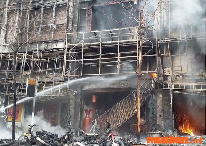 Mơ thấy ngôi nhà bị hư hại sau khi cháy