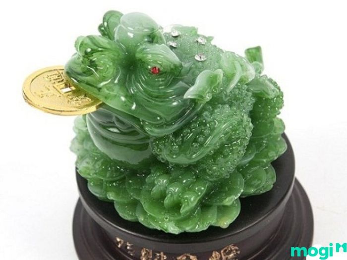 Nên lựa chọn Thiềm Thừ được chế tác từ chất liệu quý và tự nhiên để giúp tích tụ năng lượng phong thủy, thu hút vượng khí từ đất trời.