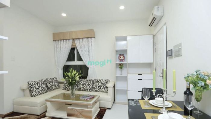 Thiết kế căn hộ tại Dream Home Riverside mang đến sự kết hợp hoàn hảo giữa phong cách hiện đại và tiện ích tối ưu, chú trọng đến không gian sống rộng rãi và thông thoáng. Mỗi căn hộ đều được thiết kế để đón gió tự nhiên và ánh sáng mặt trời, tạo ra một môi trường sống lý tưởng cho cư dân.