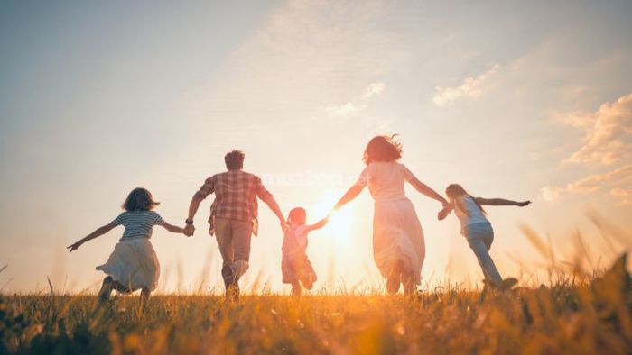 Người tuổi Nhâm Thìn sẽ có một năm an yên bên gia đình, tận hưởng những giây phút bình dị và hạnh phúc.