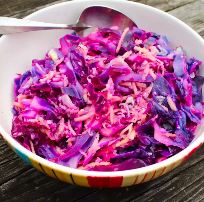 Szybka Surowka z Czerwonej Kapusty (Polish Red Cabbage Slaw)