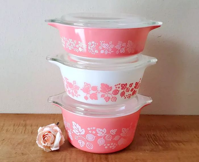 Vintage pink and white floral casserole dishes