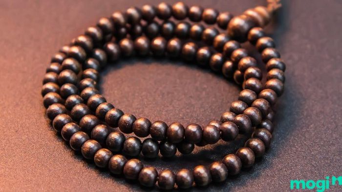 Vòng trầm hương 108 hạt mang ý nghĩa gì?
