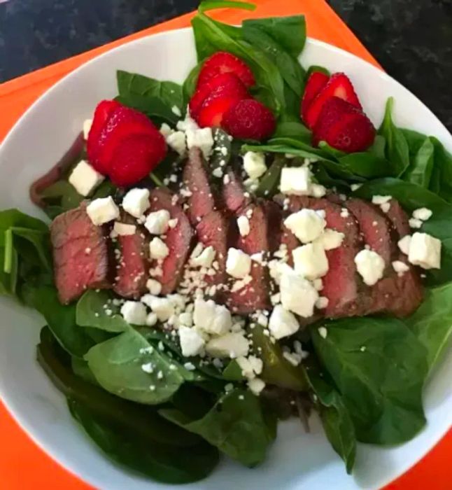 Steak & Spinach Salad