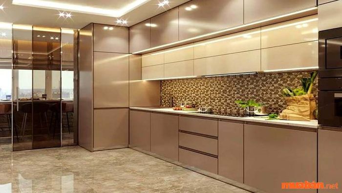 Lắp đặt tủ treo tường giúp tối ưu không gian bếp, tạo sự gọn gàng và thoáng đãng