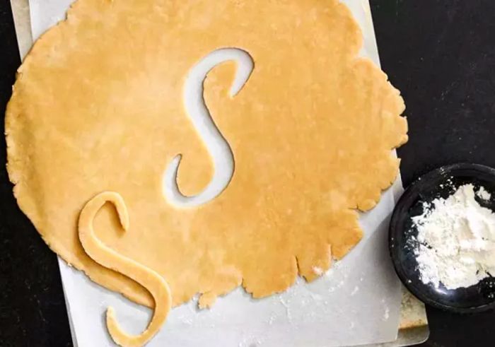 monogrammed pie dough design