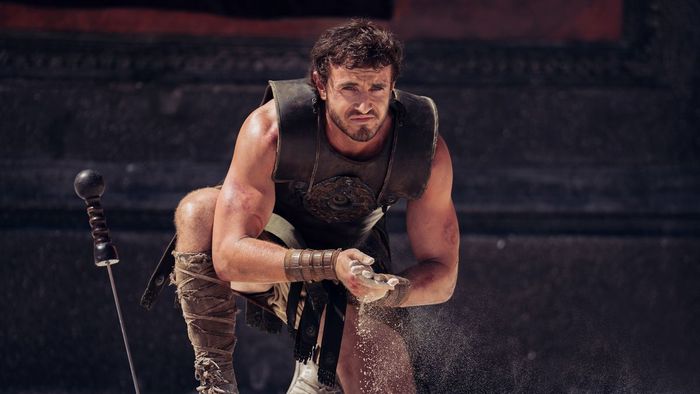Lucius trở lại Rome sau nhiều năm xa cách, đối diện với một thành phố đã thay đổi.