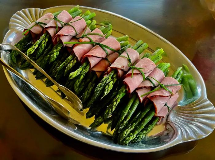 Black Forest Ham with Asparagus Bundles