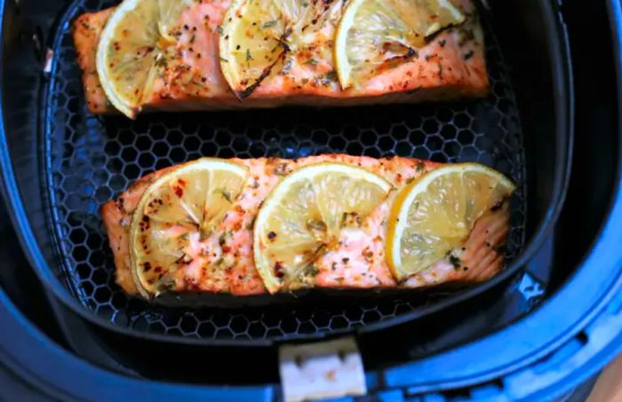 Lemon Garlic Salmon in the Air Fryer