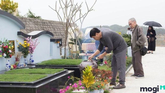 Cúng tạ mộ vào đầu năm